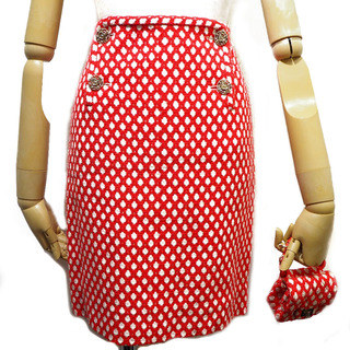 シャネル(CHANEL)の【CHANEL】シャネル ココマークボタン ミニバックチャーム付 2008クルーズコレクション P32954V23394 レーヨン×バンブー×コットン 赤 レディース スカート(ひざ丈スカート)