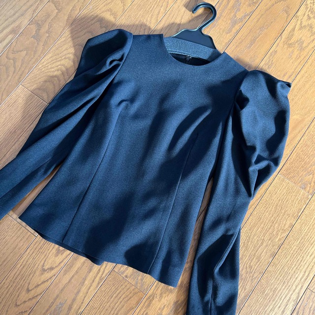シーニュcygne Manon/ブラック とんがりパフtops | munchercruncher.com