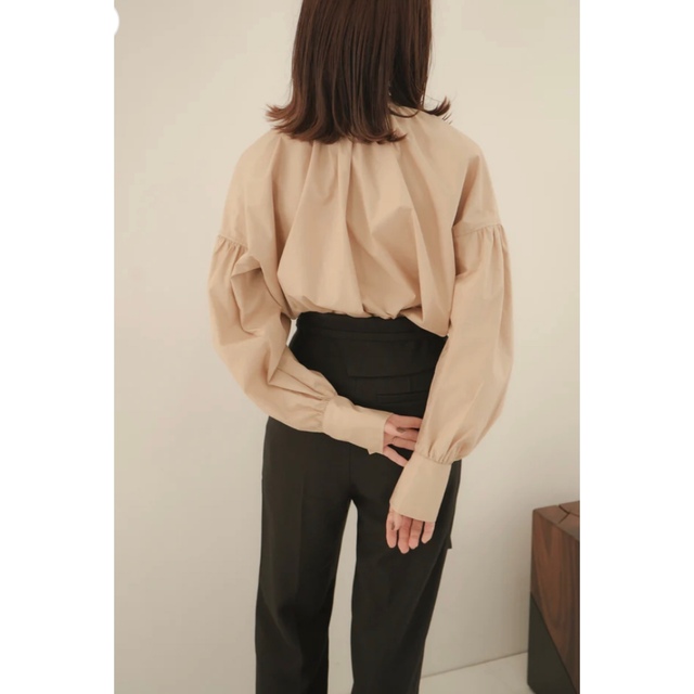 【新品・完売品】eaphi back button gather blouse 1