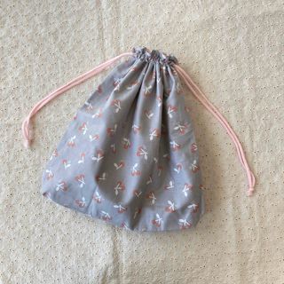 【巾着袋 体操服袋 お着替え袋】入園入学グッズ さくらんぼ グレー113(外出用品)