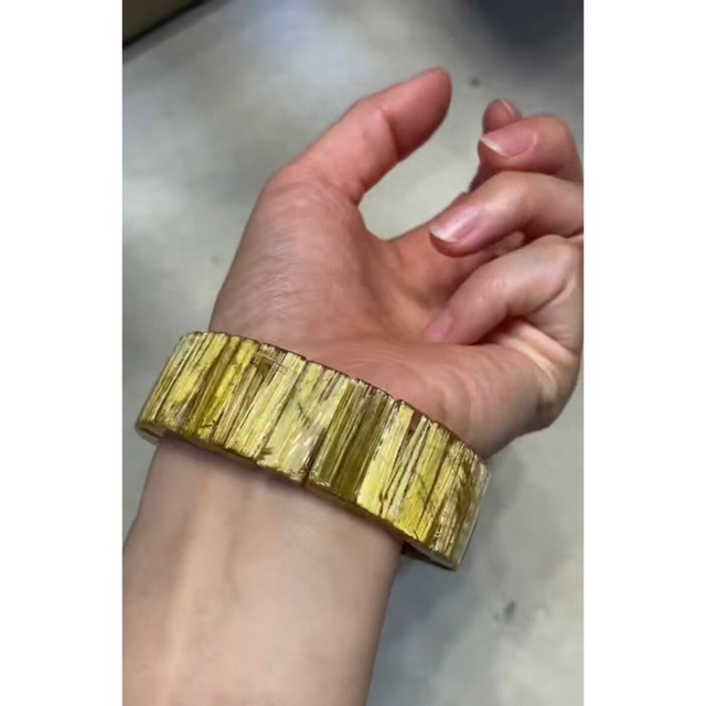 黒 桜古典 ⭐︎【天然】ゴールドタイチンルチル クォーツ ブレスレット