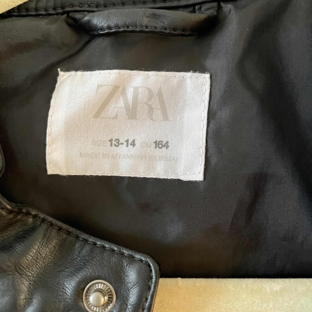 ZARA KIDS(ザラキッズ)のZARA ライダース　ブラック キッズ/ベビー/マタニティのキッズ服男の子用(90cm~)(ジャケット/上着)の商品写真
