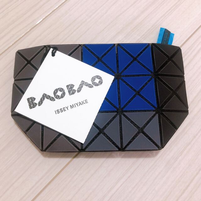 BaoBaoIsseyMiyake(バオバオイッセイミヤケ)のBAOBAO ポーチ　ISSEYMIYAKE レディースのファッション小物(ポーチ)の商品写真