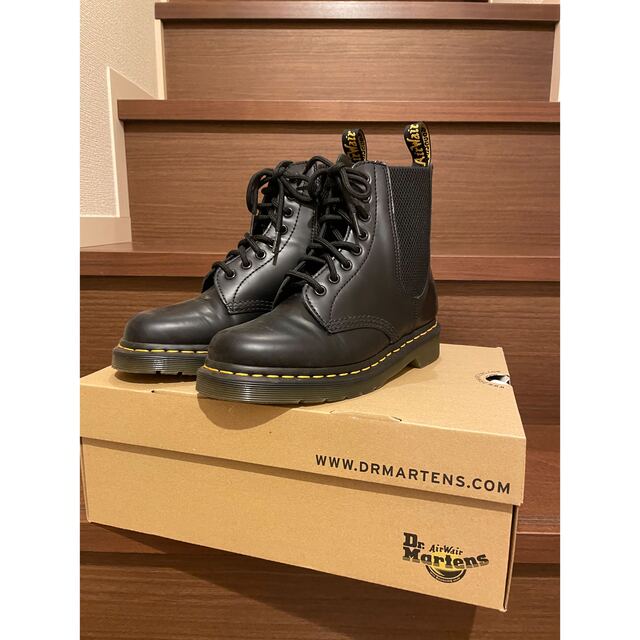 Dr.Martens(ドクターマーチン)の黒ブーツ　ドクターマーチン レディースの靴/シューズ(ブーツ)の商品写真