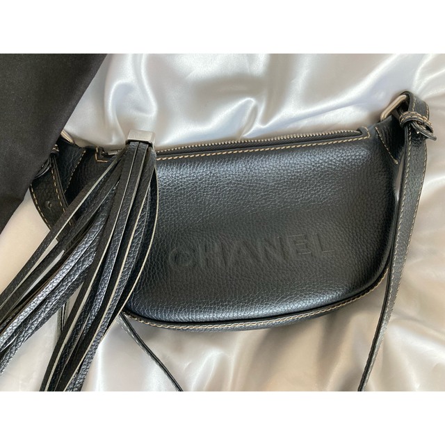 CHANEL(シャネル)のポッポ様専用　シャネル　CHANEL 　フリンジ ショルダーバッグ  レディースのバッグ(ショルダーバッグ)の商品写真