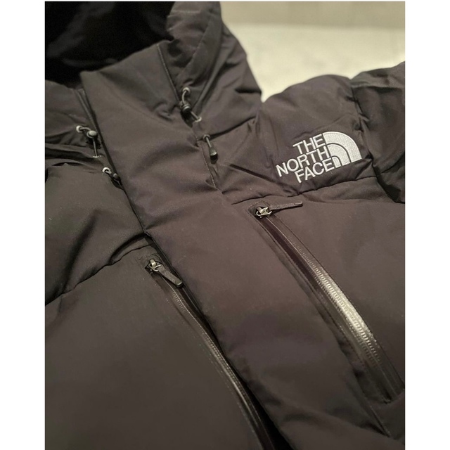 THE NORTH FACE(ザノースフェイス)の最新 ノースフェイス バルトロライトジャケット ブラックXLsize 新品未使用 メンズのジャケット/アウター(ダウンジャケット)の商品写真