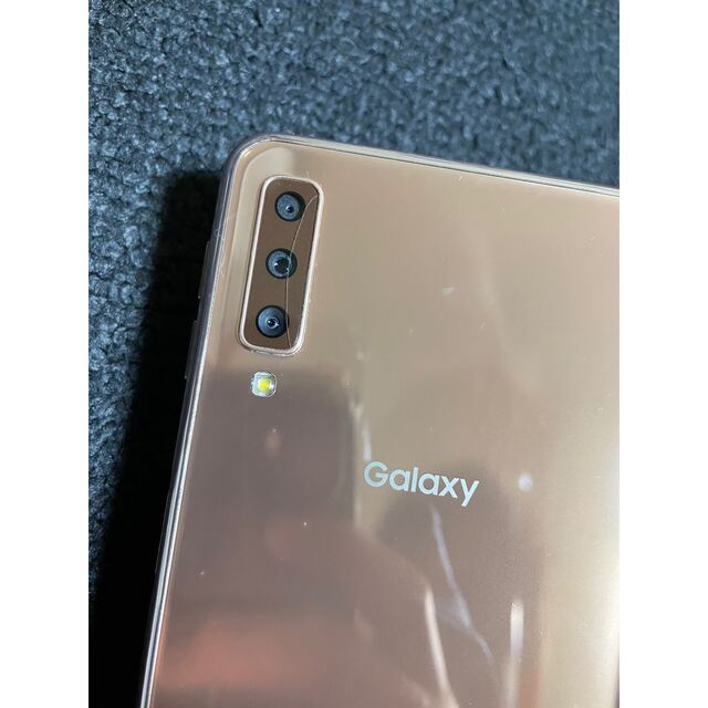 Galaxy(ギャラクシー)のGalaxy a7 ゴールド 64 GB SIMフリー スマホ/家電/カメラのスマートフォン/携帯電話(スマートフォン本体)の商品写真