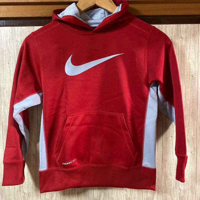 NIKE(ナイキ)のNIKEパーカー キッズ/ベビー/マタニティのキッズ服男の子用(90cm~)(ジャケット/上着)の商品写真