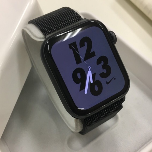 2022年最新海外 series4 Watch Apple - Watch Apple 黒 ナイキ アップルウォッチ 40mm 腕時計(デジタル)