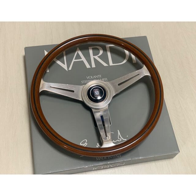 定番【NARDI】classic ウッドステアリング　36.5 美品　ナルディ