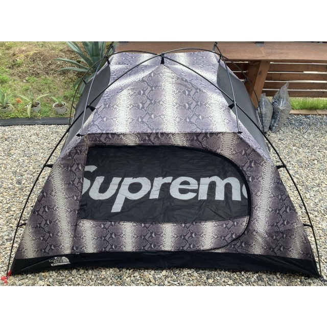 Supreme × The North Face Tent