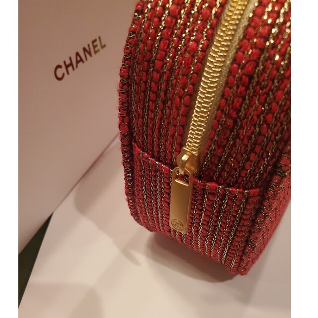 CHANEL(シャネル)のCANELノベルティポーチ レディースのファッション小物(ポーチ)の商品写真