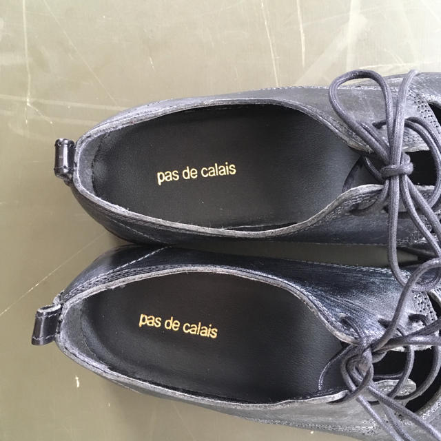 pas de calais(パドカレ)の牛革シューズ レディースの靴/シューズ(ローファー/革靴)の商品写真