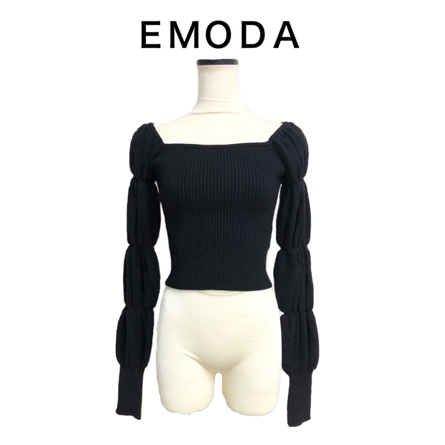 EMODA(エモダ)のEMODA シャーリングスリーブニット オフショル Fサイズ ブラック トップス レディースのトップス(ニット/セーター)の商品写真