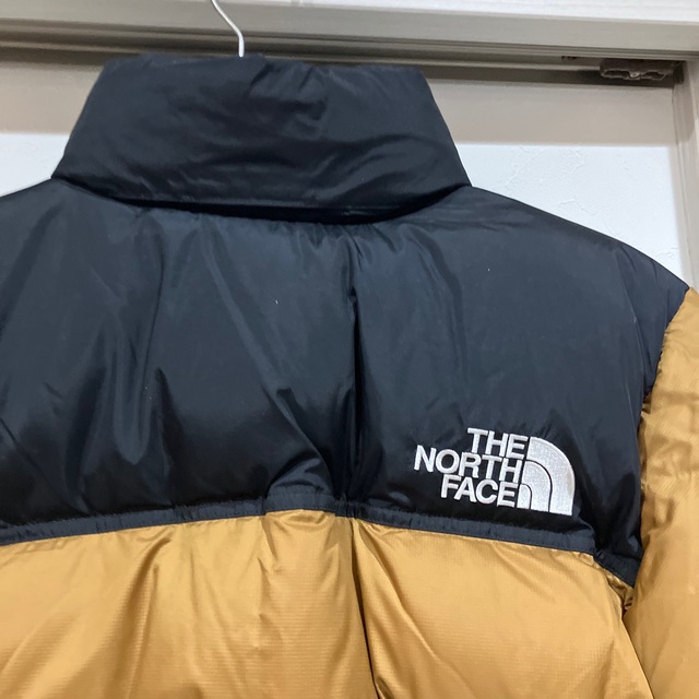 THE NORTH FACE(ザノースフェイス)の美品 人気カラー ノースフェイス ヌプシダウンジャケット トレンドカラー メンズのジャケット/アウター(ダウンジャケット)の商品写真