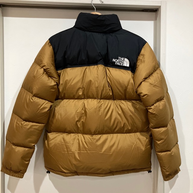 THE NORTH FACE(ザノースフェイス)の美品 人気カラー ノースフェイス ヌプシダウンジャケット トレンドカラー メンズのジャケット/アウター(ダウンジャケット)の商品写真