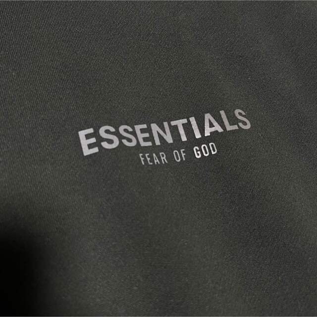 FEAR OF GOD(フィアオブゴッド)のFOG ESSENTIALS モックネックスウェット メンズのトップス(スウェット)の商品写真
