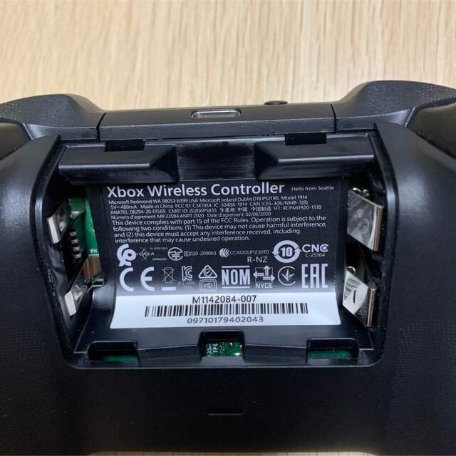Xbox(エックスボックス)のXbox ワイヤレスコントローラー＋USB-Cケーブル  XboxSeriesX エンタメ/ホビーのゲームソフト/ゲーム機本体(その他)の商品写真