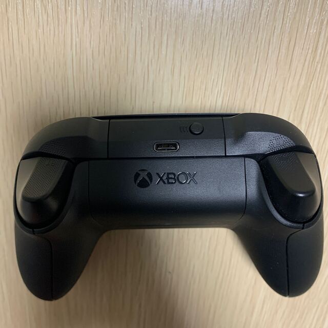 Xbox(エックスボックス)のXbox ワイヤレスコントローラー＋USB-Cケーブル  XboxSeriesX エンタメ/ホビーのゲームソフト/ゲーム機本体(その他)の商品写真