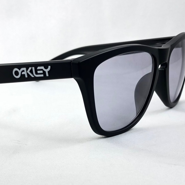 Oakley(オークリー)のOAKLEYオークリー9245ライトスモークサングラスフロッグスキンD0 メンズのファッション小物(サングラス/メガネ)の商品写真