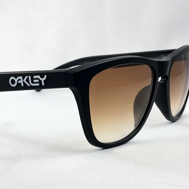 Oakley(オークリー)のOAKLEYオークリー9245ブラウングラデーションサングラスフロッグスキンD0 メンズのファッション小物(サングラス/メガネ)の商品写真