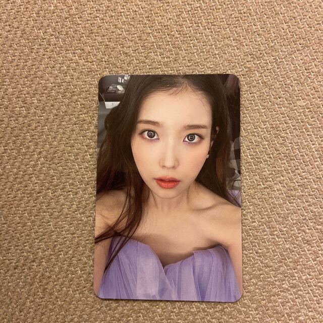 IU celebrity 5th album  エンタメ/ホビーのCD(K-POP/アジア)の商品写真