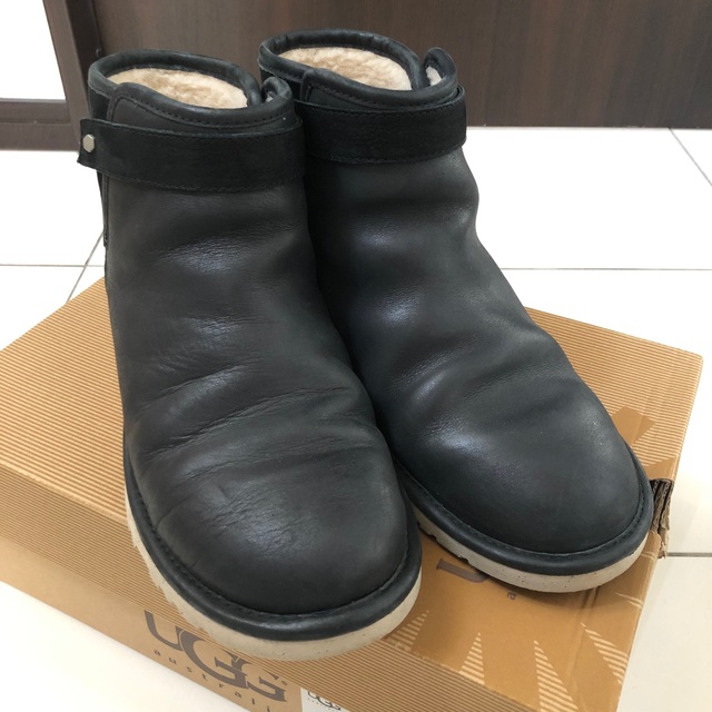 UGG(アグ)の10回程度着用UGG W RELALAシープ ブーツ スニーカー ファー完売レア レディースの靴/シューズ(ブーツ)の商品写真