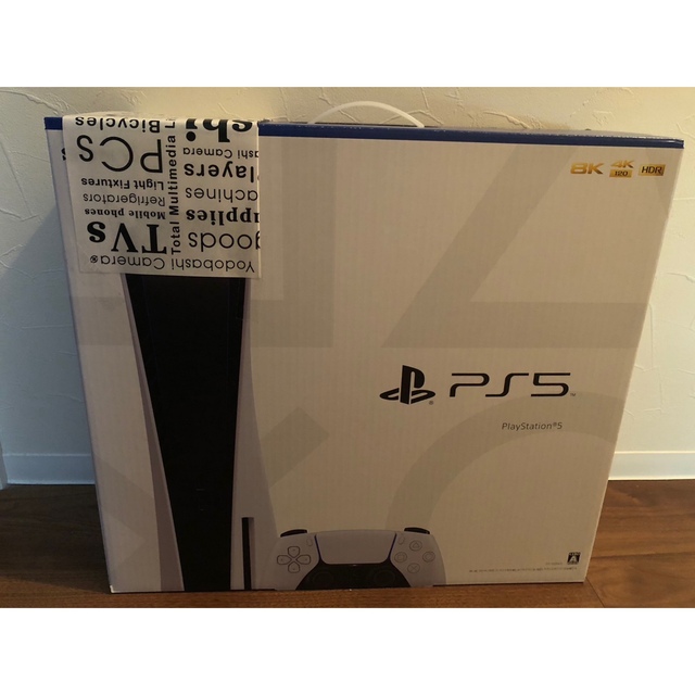 PlayStation(プレイステーション)のPlayStation5 CFI-1200A01 通常盤 エンタメ/ホビーのゲームソフト/ゲーム機本体(家庭用ゲーム機本体)の商品写真