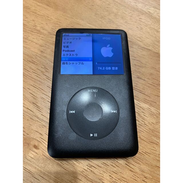 iPod(アイポッド)のiPod classic ブラック スマホ/家電/カメラのオーディオ機器(ポータブルプレーヤー)の商品写真