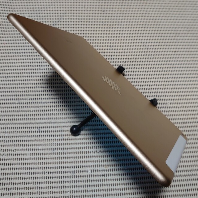 完動品SIMフリー液晶無傷iPad第5世代(A1823)本体32GBゴールド 6