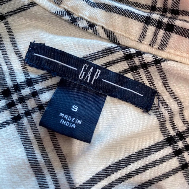 GAP(ギャップ)の【ほぼ未使用】GAP シャツ レディースのトップス(シャツ/ブラウス(長袖/七分))の商品写真