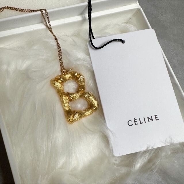 used品 celine セリーヌ イニシャル ネックレス ラージサイズ「B」 | フリマアプリ ラクマ