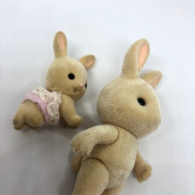 EPOCH(エポック)の【廃盤】シルバニア みるくウサギの女の子 みるくウサギの赤ちゃん エンタメ/ホビーのおもちゃ/ぬいぐるみ(キャラクターグッズ)の商品写真