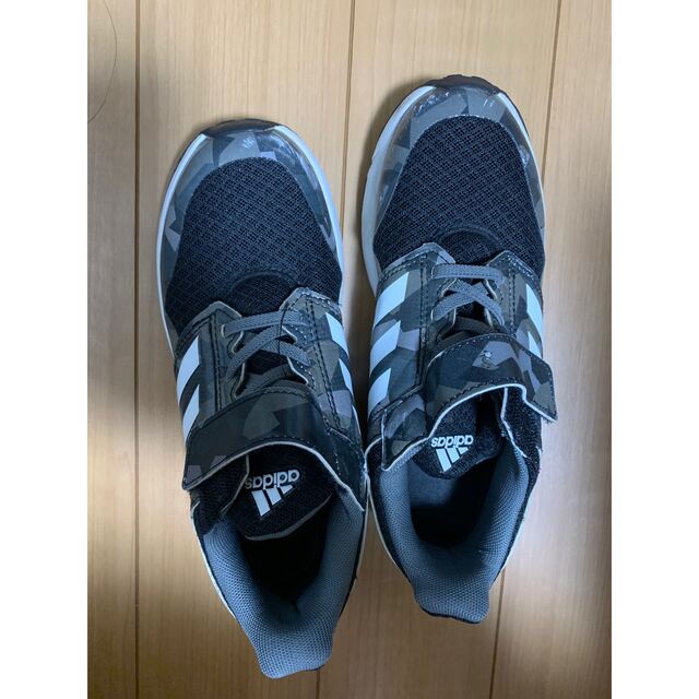 adidas(アディダス)のadidas 21cm キッズ/ベビー/マタニティのキッズ靴/シューズ(15cm~)(スニーカー)の商品写真