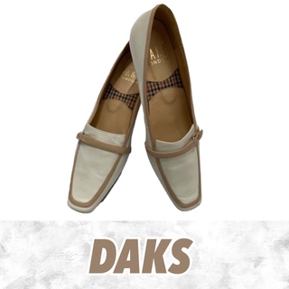 ダックス(DAKS)のDAKS 革靴 ローヒール パンプス オフホワイト【23.5】スクエアトゥ(ローファー/革靴)