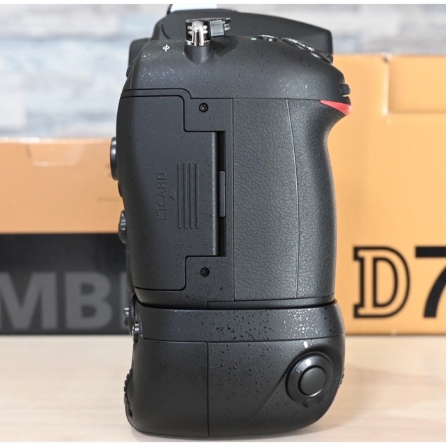 美品 ショット数100枚未満 Nikon D7100 MB-D15 付き ニコンの通販 by ...