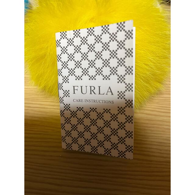 Furla(フルラ)の週末限定価格 FURLA ファー チャーム  キーホルダー メンカラ イエロー レディースのファッション小物(キーホルダー)の商品写真