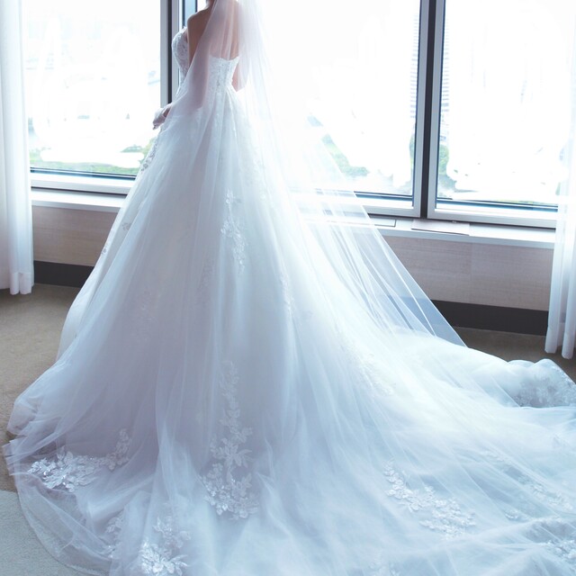 新作入荷定番 Vera Wang - 新品☆White by Vera Wang☆ ラッフル