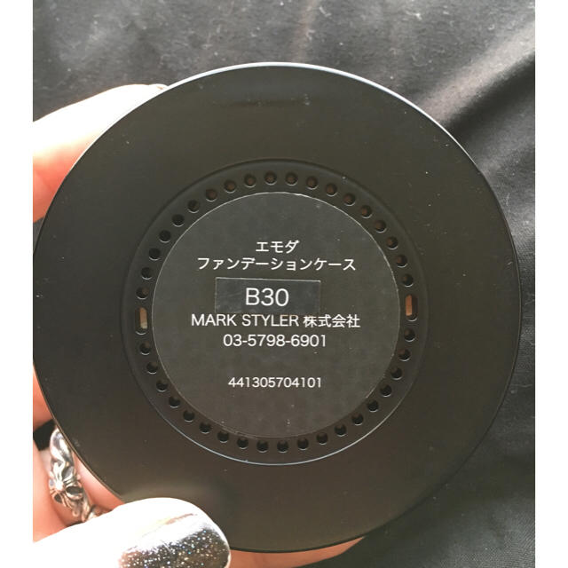 EMODA(エモダ)のEMODA  MUSE POWDER FOUNDATION B30 コスメ/美容のベースメイク/化粧品(ファンデーション)の商品写真