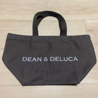 ディーンアンドデルーカ(DEAN & DELUCA)のDEAN & DELUCA チャリティートートバッグ ブラウンSサイズ(トートバッグ)