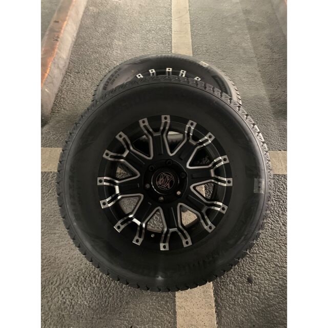 【美品】ランクルプラド4本セットBLIZZAK 265/65R17 DM-V3