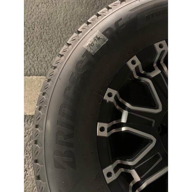 【美品】ランクルプラド4本セットBLIZZAK 265/65R17 DM-V3