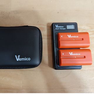 Vemico NP-F550 x2 7.4v 3000mAh 22.2Wh(バッテリー/充電器)