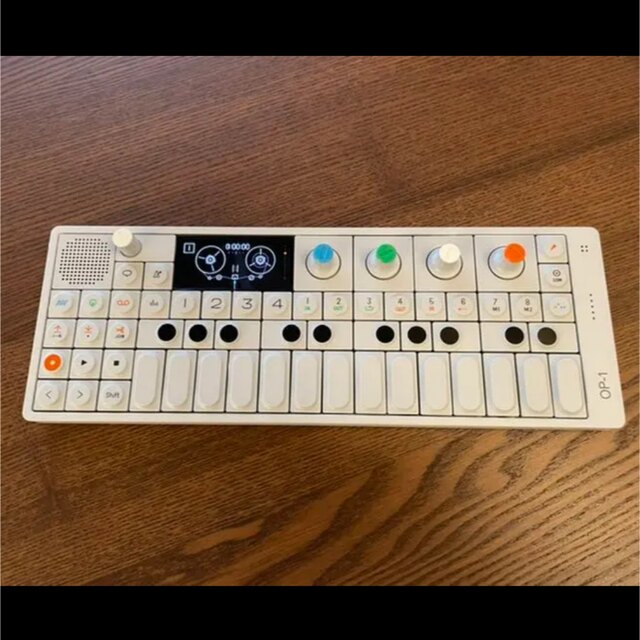 Teenage Engineering OP-1 楽器の鍵盤楽器(キーボード/シンセサイザー)の商品写真