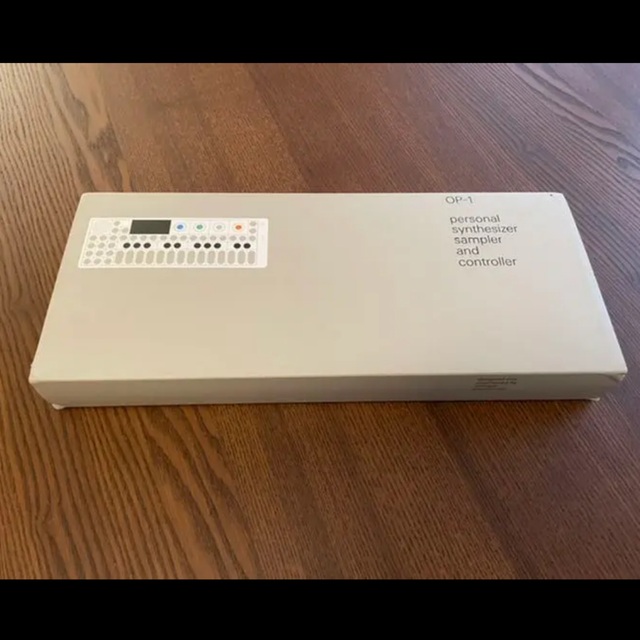 Teenage Engineering OP-1 楽器の鍵盤楽器(キーボード/シンセサイザー)の商品写真