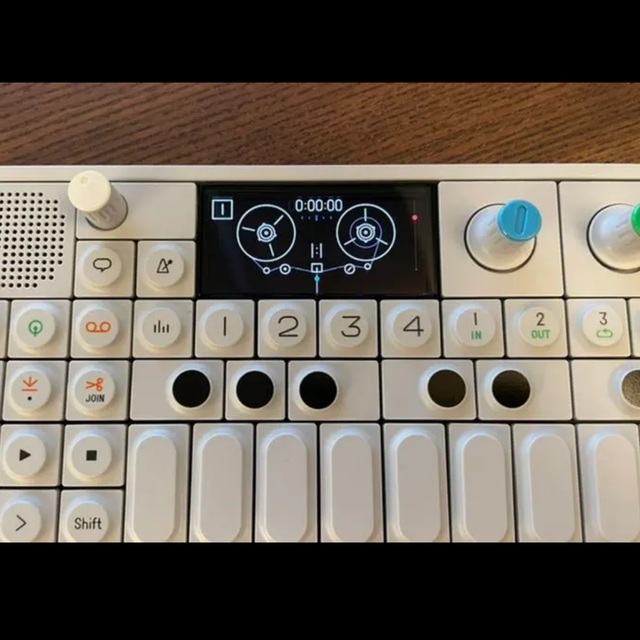 Teenage Engineering OP-1 楽器の鍵盤楽器(キーボード/シンセサイザー)の商品写真