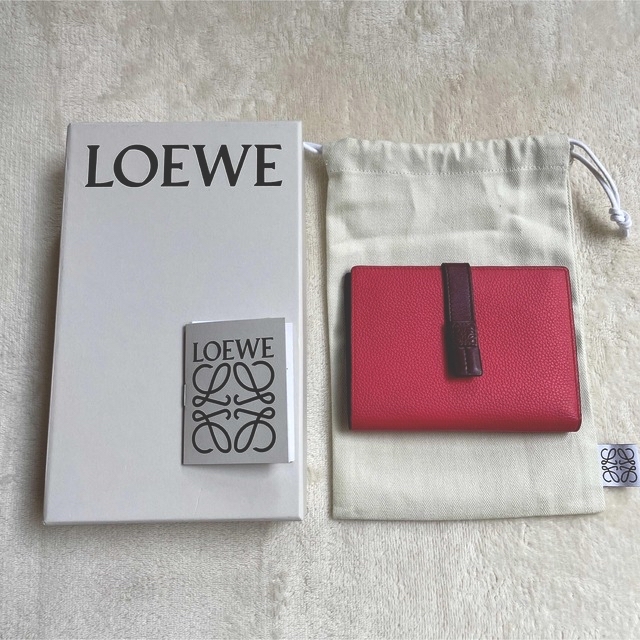 LOEWE(ロエベ)の専用ロエベ ミディアム バーティカル ウォレット 二つ折り 財布 メンズのファッション小物(折り財布)の商品写真