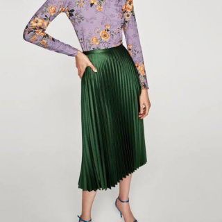 ザラ(ZARA)の本日最終日↓ZARA プリーツスカート　サイズL(ロングスカート)