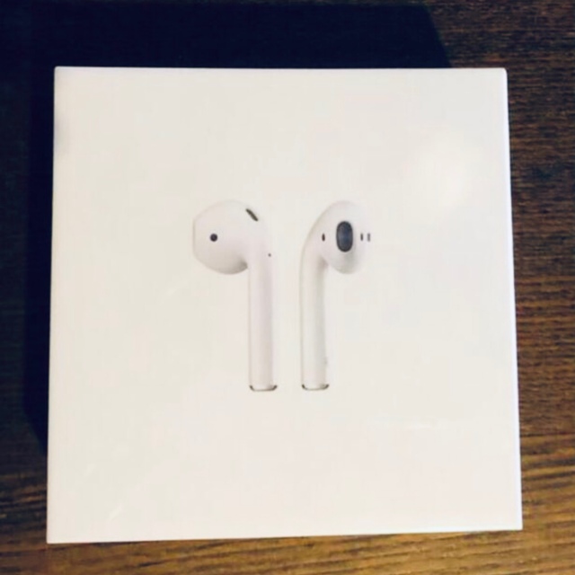 新品 未開封 AirPods with ワイヤレスイヤホン MRXJ2J/A