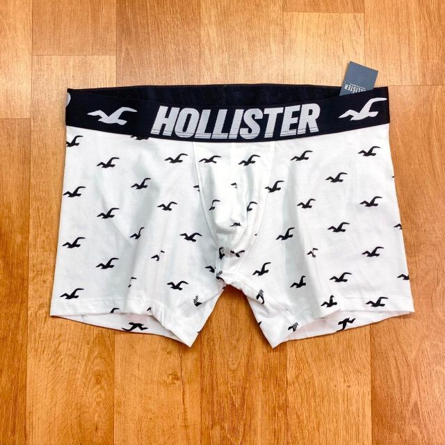 Hollister(ホリスター)の新品【メンズM】★ホリスター★ロゴいっぱいボクサーパンツ/白/下着 メンズのアンダーウェア(ボクサーパンツ)の商品写真